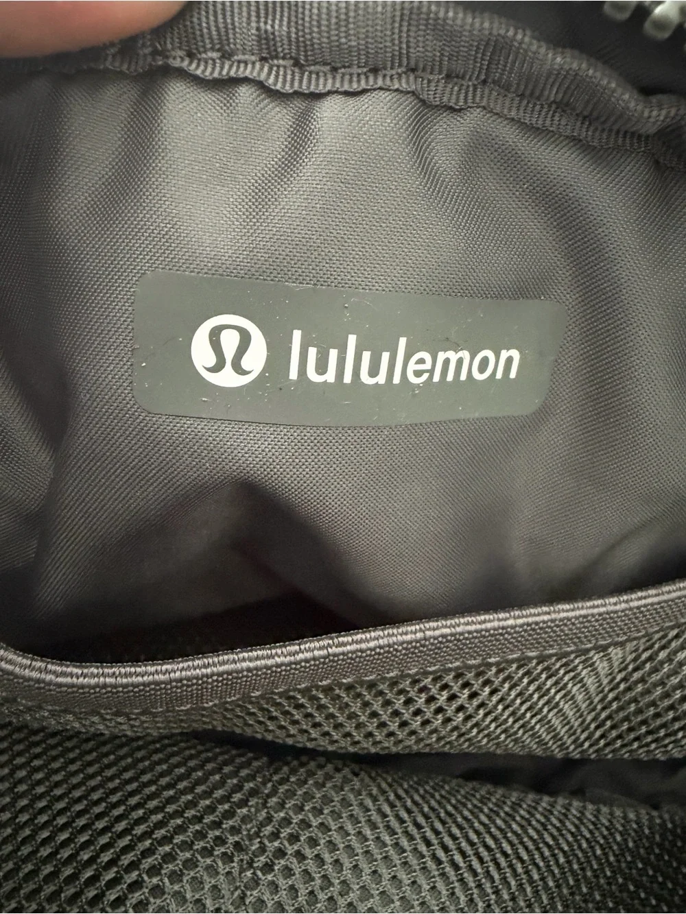 Lululemon Everywhere Belt Bag 2L Grey Sage Crossbody Waist Bag O/S EUC - Picture 7 of 10